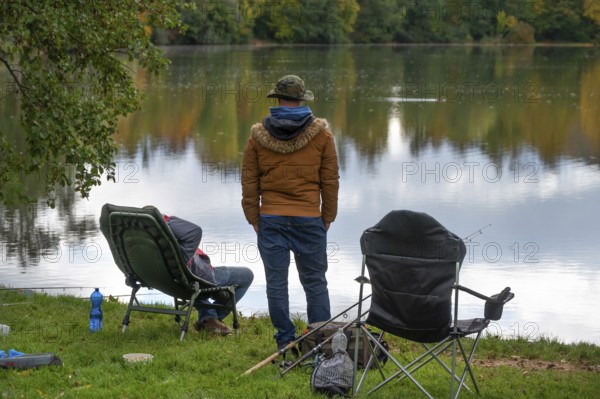 Angler am Happurger Stausee, Happurg, Middle Franconia, Bavaria, Germany