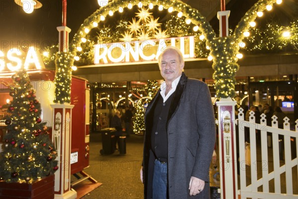 Leander Haußmann at the premiere of the 21st Original Roncalli Christmas Circus in Berlin's Tempodrom on 19.12.2025