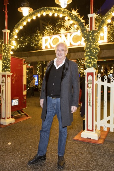 Leander Haußmann at the premiere of the 21st Original Roncalli Christmas Circus in Berlin's Tempodrom on 19.12.2025