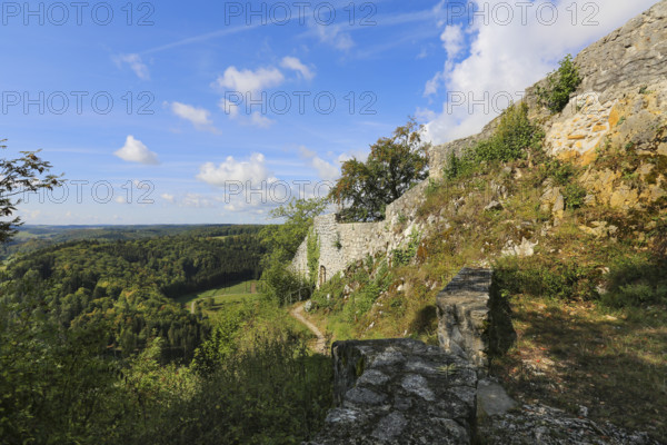 Castle ruins of Hohengundelfingen, ruins of a medieval hilltop castle, former headquarters of the Gundelfingen free noble family, Gundelfingen-Münsingen, Lautertal, Swabian Jura, Reutlingen district, Baden-Württemberg, Germany