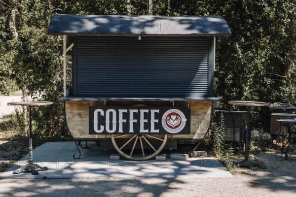 Closed mobile coffee stand, economy, market, crisis, bankruptcy