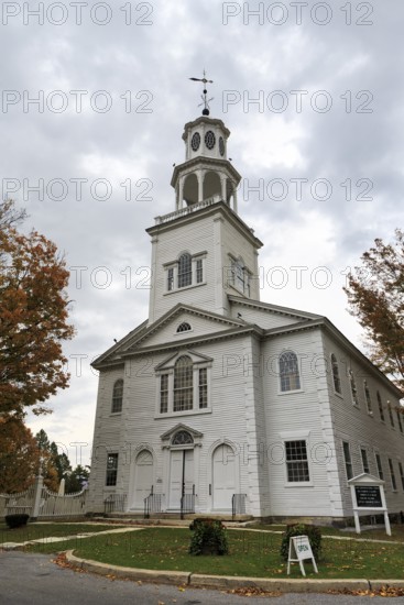 First Congregational Church of Bennington, historic church, multi-tiered bell tower, Palladian windows, colonial church architecture, Old Bennington, Vermont, New England, USA