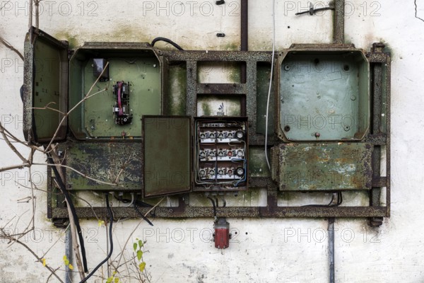 Old power box, dilapidated plant of a former agricultural production cooperative of the former GDR, LPG, Lost Place, Müggenburg, Fischland-Darß-Zingst, Western Pomerania Lagoon Area National Park, Mecklenburg-Western Pomerania, Germany