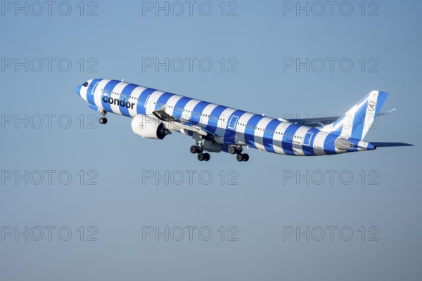 Condor Airbus A330-900, on takeoff, Düsseldorf airport, DUS