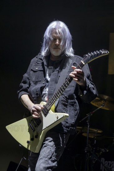 Jimmy Murrison, guitarist, NAZARETH, hard rock band, UK, Bending The Rules 2025 tour, live, 17.12.2025, Uber Eats Music Hall, Berlin, Germany < english> NAZARETH, hard rock band, UK, Bending The Rules 2025 tour, live, December 17th, 2025, Uber Eats Music Hall, Berlin, Germany