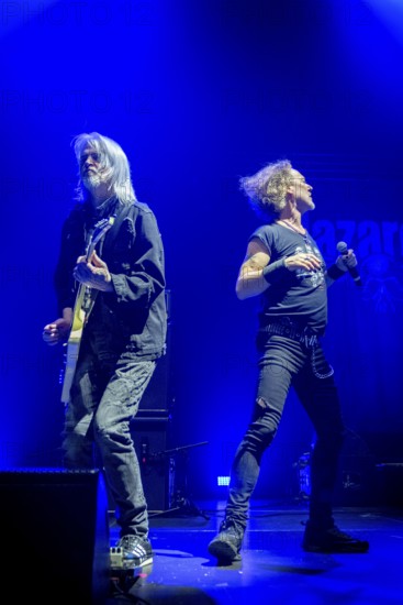 Jimmy Murrison and Carl Sentance, from left to right, NAZARETH, hard rock band, UK, Bending The Rules 2025 tour, live, 17.12.2025, Uber Eats Music Hall, Berlin, Germany < english> NAZARETH, hard rock band, UK, Bending The Rules 2025 tour, live, December 17th, 2025, Uber Eats Music Hall, Berlin, Germany