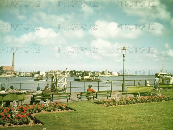 Portsmouth Floating Bridge chain ferry that operated between Portsmouth and Gosport. until 1959 from Gosport, Hampshire, England, UK c 1956