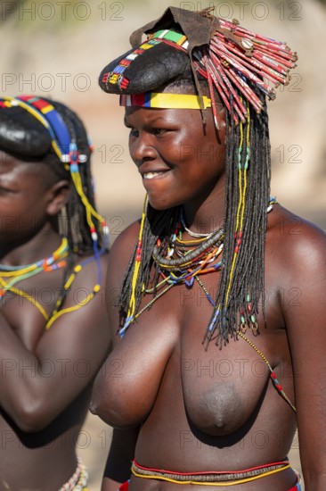 Woman, Hakaona tribe, also Havakona or Hakawona, near Opuwo, Kunene, Namibia