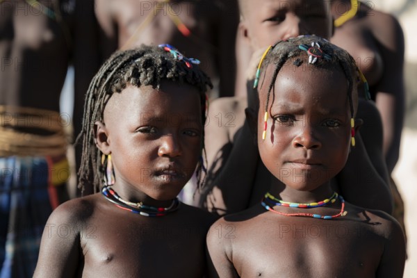 Children, Hakaona tribe, also Havakona or Hakawona, near Opuwo, Kunene, Namibia