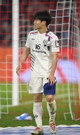 Sota Kawasaki 1. FSV Mainz 05 (24) injured thigh injury Bandage Allianz Arena, Munich, Bavaria, Germany