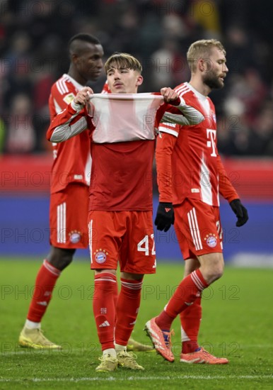 Lennart Karl Bayern Munich FCB (42) Nicolas Jackson FC Bayern Munich FCB (11) Konrad Laimer FC Bayern Munich FCB (27) disappointed Allianz Arena, Munich, Bavaria, Germany