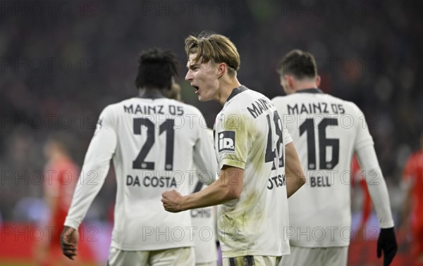 Goal celebration Kacper Potulski 1. FSV Mainz 05 (48) Danny da Costa 1. FSV Mainz 05 (21) Stefan Bell 1. FSV Mainz 05 (16) Allianz Arena, Munich, Bavaria, Germany