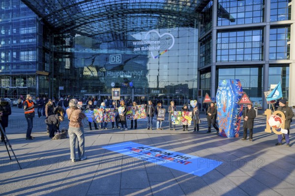 Demonstration of Extinction Rebellion to mark the 10th anniversary of the Paris Agreement and to reach the first climate tipping point, the death of coral reefs. Right coffin for the corals. Berlin, 12.12.2025