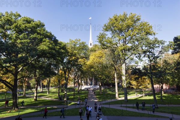 Passers-by in Harvard Yard, Campus, Harvard University, Cambridge, Greater Boston, Massachusetts, New England, USA