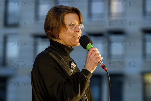 Manon Gerhard from Extinction Rebellion speaks at Fridays for Future rally, the end point of the Extinction Rebellion demonstration. Pariser Platz, Berlin, 12.12.2025