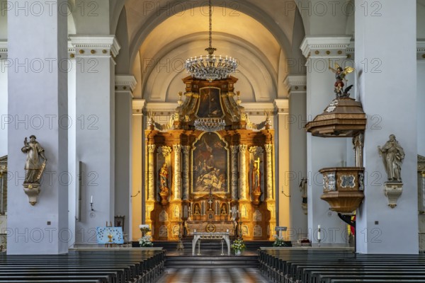 Altar of the Basilica of St. Lawrence in Elberfeld, Wuppertal, North Rhine-Westphalia, Germany