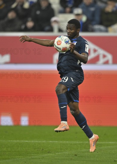 Bazoumana Touré TSG 1899 Hoffenheim (29) Action on the ball PreZero Arena, Sinsheim, Baden-Württemberg, Germany