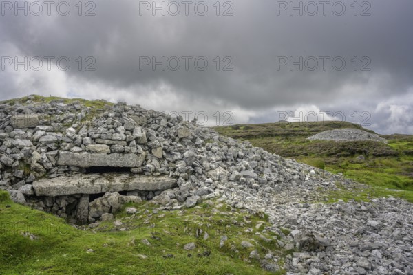 Megalith graves of, Carrowkeel, Templevanny, County Sligo, Ireland