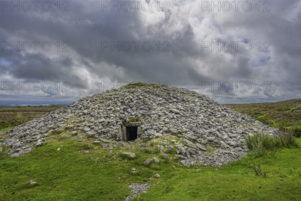 Megalith grave of, Carrowkeel, Templevanny, County Sligo, Ireland