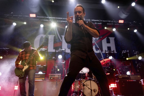 Tim Sult, guitarist and Neil Fallon, singer of Clutch, live on UK & European Tour 2025 at Huxleys Neue Welt in Berlin on 03.12.2025