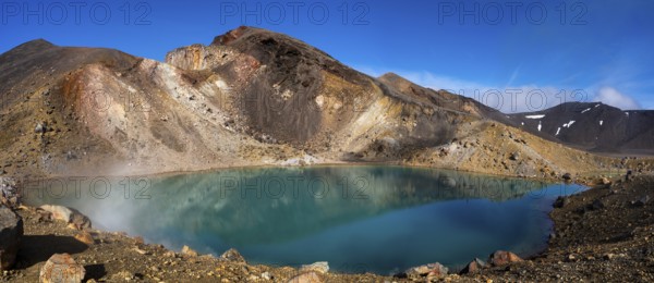 One of the Emerald Lakes and Red Crater, Panorama, Tongariro alpine crossing, Tongariro National Park, North Island, New Zealand