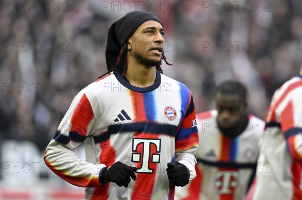 Michael Olise FC Bayern Munich FCB (17) with tube cap Warm-up training MHPArena, MHP Arena Stuttgart, Baden-Württemberg, Germany
