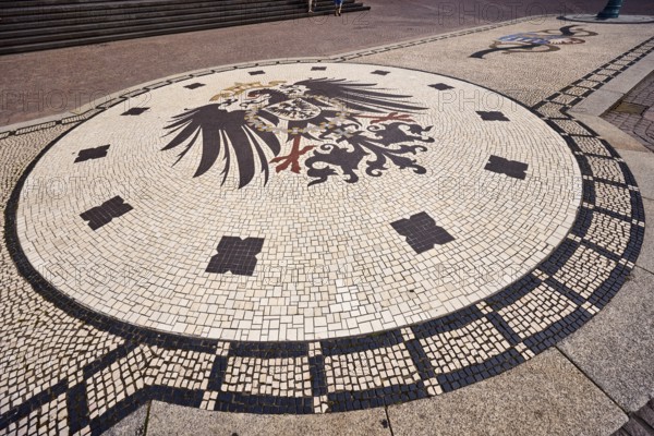 Square made of paving stones, mosaic imperial eagle of the German Empire, Schlossplatz square, Wiesbaden, state capital, district-free city, Hesse, Germany