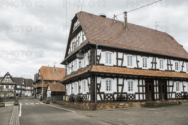 Village made entirely of half-timbered houses, Hunspach, Alsace, Bas-Rhin department, France