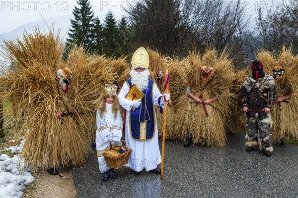 Nikolaus and Engerl with Buttnmandl and Krampus, Bischofswiesen, Berchtesgadener Land, Upper Bavaria, Bavaria, Germany