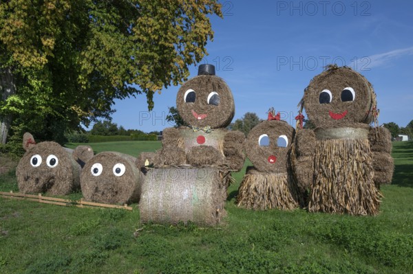 Straw figures for the 25th Thanksgiving on September 13, 2025 in Wedendorf, Mecklenburg-Western Pomerania, Germany