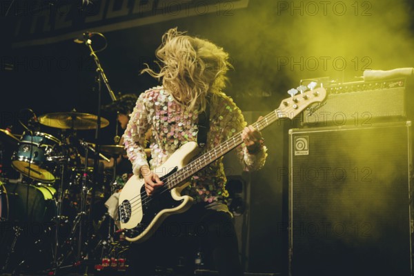 Charlotte Cooper, singer and bass player from The Subways live on For Eternity Tour 2025 at Hole44 in Berlin on 29.11.2025