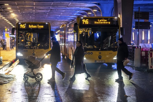 The main train station in Essen, bus station, am Europaplatz, pedestrian crossing, traffic light, North Rhine-Westphalia, Germany