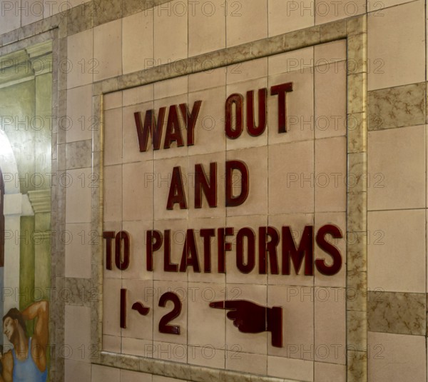 GWR 1930s Art deco style platform sign, Exeter St Davids railway train station, Exeter, Devon, England, UK