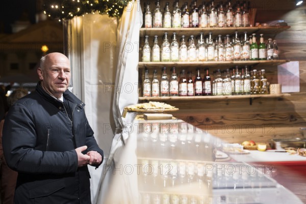 Kai Wegner, Governing Mayor of Berlin, at the Zillertaler Räucherspreck stand at the WeihnachtsZauber Gendarmenmarkt on the Gendarmenmarkt, Berlin, 24.11.2025