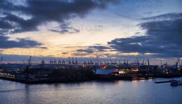 Stage Theater an der Elbe, musical, container terminal, container bridges, port cranes, port, Hafencity, Free and Hanseatic City of Hamburg, twilight, evening mood, Germany