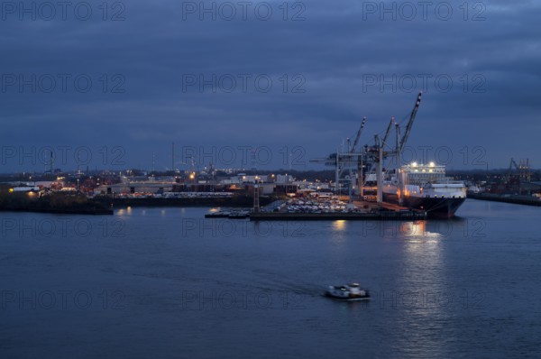 Container ship, container terminal, container bridges, port cranes, port, Hafencity, Free and Hanseatic City of Hamburg, twilight, evening mood, Germany
