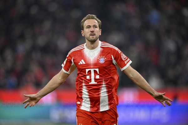 Goal cheer Harry Kane FC Bayern Munich FCB (09) gesture gesture, Allianz Arena, Munich, Bavaria, Germany