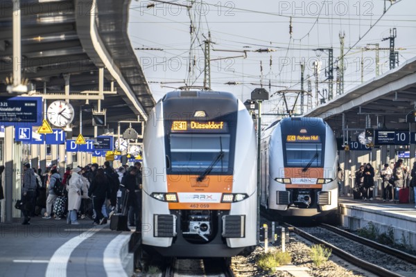 Dortmund Central Station, regional express trains, RRX, Rhein-Ruhr Express on the platform, RE4, RE11, North Rhine-Westphalia, Germany