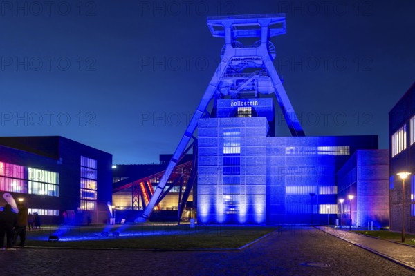 International Children's Rights Day, in addition buildings around the world are illuminated blue, over 60 in Germany, blue illumination for the worldwide action of the United Nations Children's Fund, UNICEF, here the UNESCO World Heritage Zeche Zollverein, the Doppelbock conveyor framework of Schacht XII, Essen, North Rhine-Westphalia