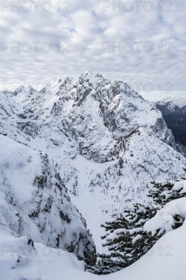 View of snowy Waxenstein, view from Längenfelderkopf in winter, Wetterstein Mountains, Garmisch-Partenkirchen, Bavaria, Germany