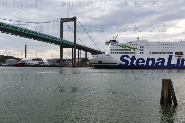 Stena Line MS Stena Scandinavica passenger ferry, Göta älv river, Älvsborgsbron suspension bridge, port in Gothenburg, Sweden
