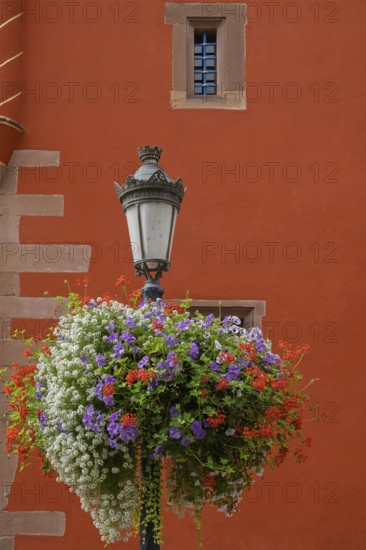 Lantern, street lamp with floral decorations at the former chancellery, now Alsatian Museum, Haguenau, German Hagenau, Bas-Rhin department, Grand Est region, until 2015 Alsace Alsace, France