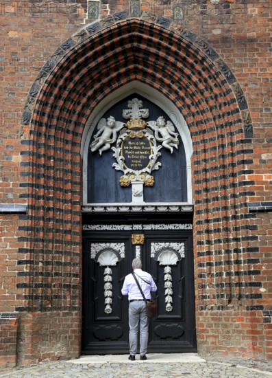 Portal of St. Nicholas Church, important building of North German brick Gothic and part of the UNESCO World Heritage Site, Wismar, Northwest Mecklenburg district, Mecklenburg-Western Pomerania, Germany