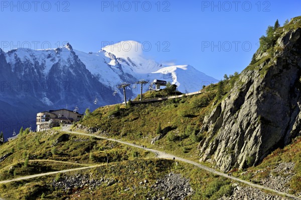 Mountain station of the La Flégère cable car, with the snow-covered Mont Blanc massif at the back, Chamonix-Mont-Blanc, Haute-Savoie, France