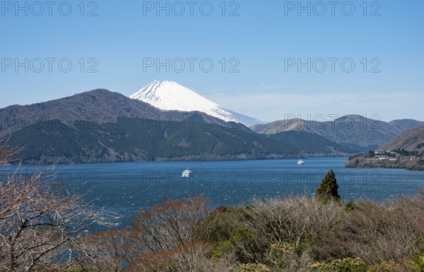 View of Lake Ashi with Mount Fuji volcano, Benten-no-hana Tenbodai viewpoint, Hakone Park, Hakone, Japan