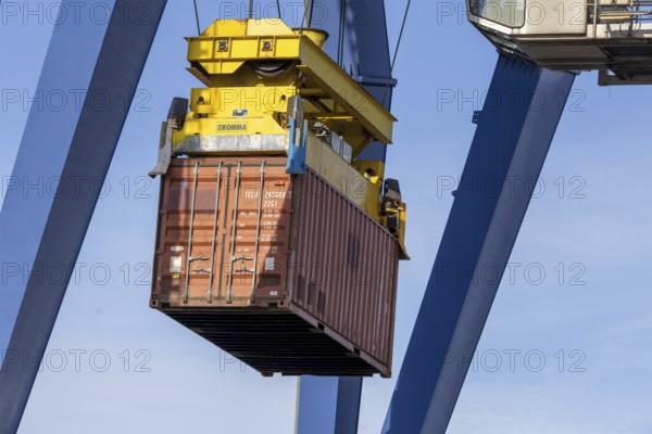 Container handling in the port of Mannheim. The port of Mannheim is one of the largest inland ports in Germany