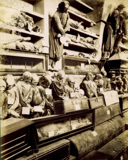 Capuchin Crypt, Le Catacombe dei Cappuccini, extensive crypt complex under the Capuchin monastery in Palermo and, with its natural mummies, one of the most famous burial sites in the world, Sicily, Italy, illustration, reproduction from a model from the 19th century. Authentic, file restored for optimal use, exact date of submission unknown, historical