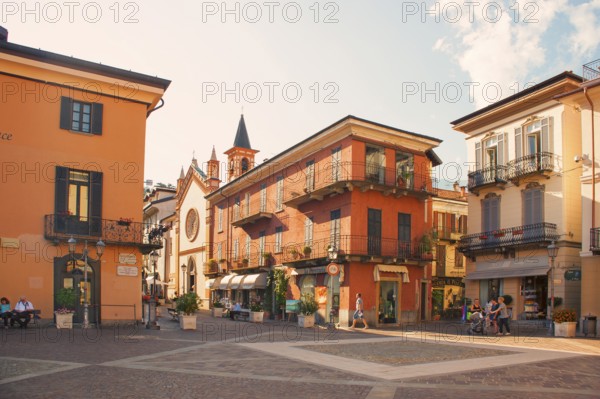 Menaggio, beautiful tourist town on the western shore of Lake Como, Piazza Garibaldi, Como Province, Lombardy, Italy