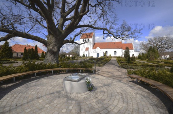The grave of the love couple Danish circus artist Elvira Madigan or Hedvig Jensen and Swedish officer Lieutenant Sixten Sparre at Landets Cemetery, Tåsinge Island, Funen, Denmark, Scandinavia