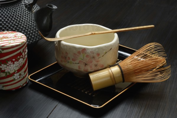 Matcha tea preparation accessories, tea utensils